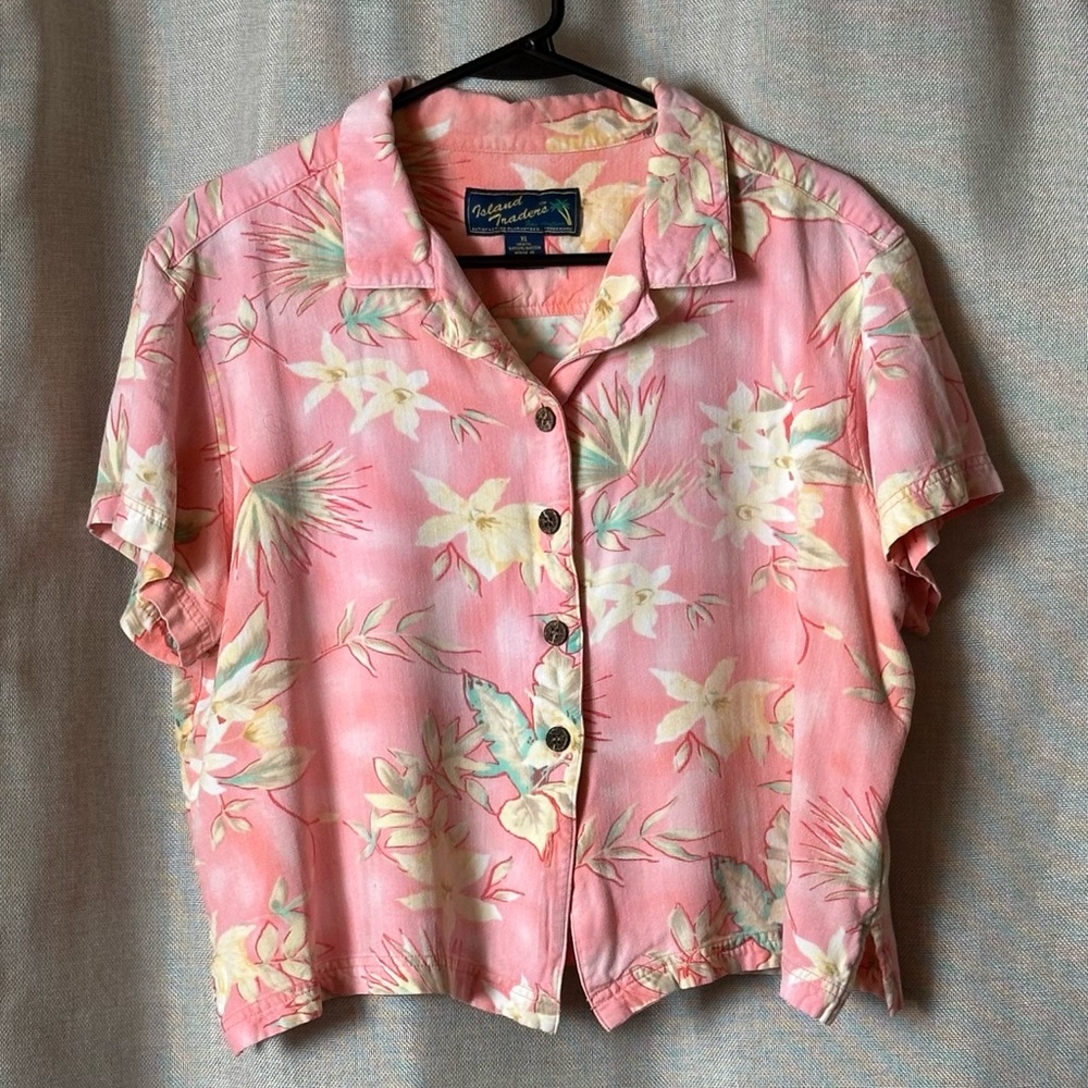 Island Traders Weathered Red Floral Short-Sleeve Button-Down Shirt